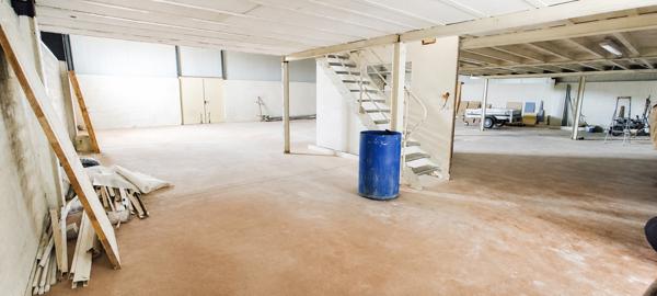 À louer – Ensemble de locaux polyvalents de 590 m² sur terrain clos de 1200 m² Bagard (30140)