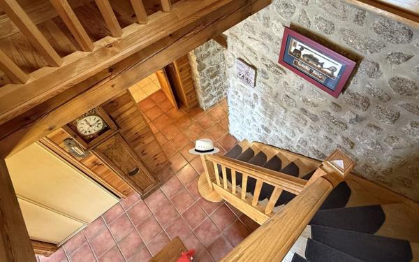 Maison à vendre    3 pièces •  Nasbinals