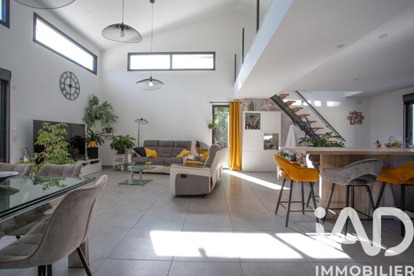 Maison à vendre 6 pièces 166 m² Rochefort-du-Gard