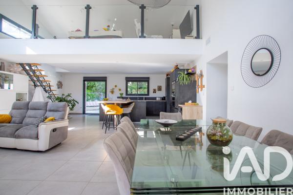 Maison à vendre 6 pièces 166 m² Rochefort-du-Gard