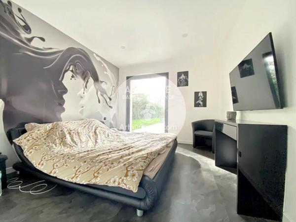 Vente                                                      Maison
                        
                     7 pièces                      230 m2                     à Saint-Brevin-les-Pins