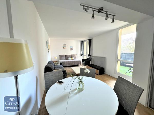 Appartement à louer 3 pièces 65.93m²