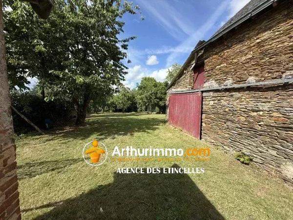 Vente                                                      Maison
                        
                     5 pièces                      135 m2                     à Châteaubriant