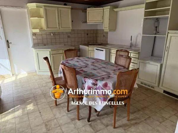 Vente                                                      Maison
                        
                     5 pièces                      135 m2                     à Châteaubriant