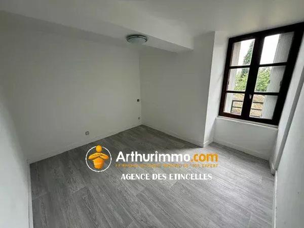Vente                                                      Maison
                        
                     5 pièces                      135 m2                     à Châteaubriant