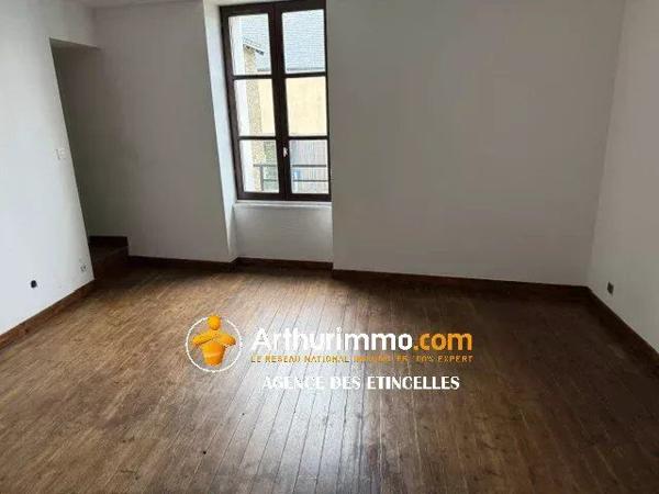 Vente                                                      Maison
                        
                     5 pièces                      135 m2                     à Châteaubriant