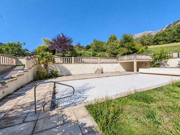 Propriété d’exception – Piscine – Parc 3 900 m²