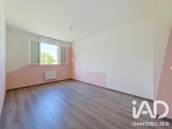 Maison à vendre 6 pièces 158 m² Saint-Fargeau-Ponthierry