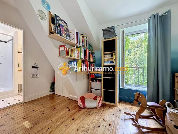 Vente                                                      Maison
                        
                     5 pièces                      137 m2                     à Bourgoin-Jallieu