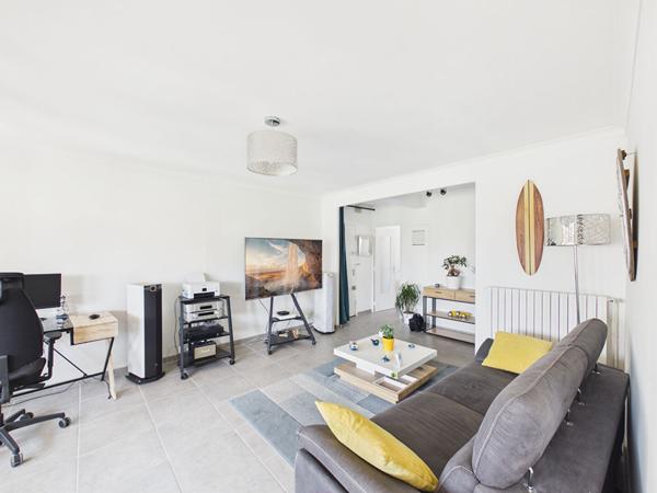 APPARTEMENT T4 bis CLIMATISE DE 74.44m² AVEC BALCON CAVE ET GARAGE SITUE A BOURG LES VALENCE 26500