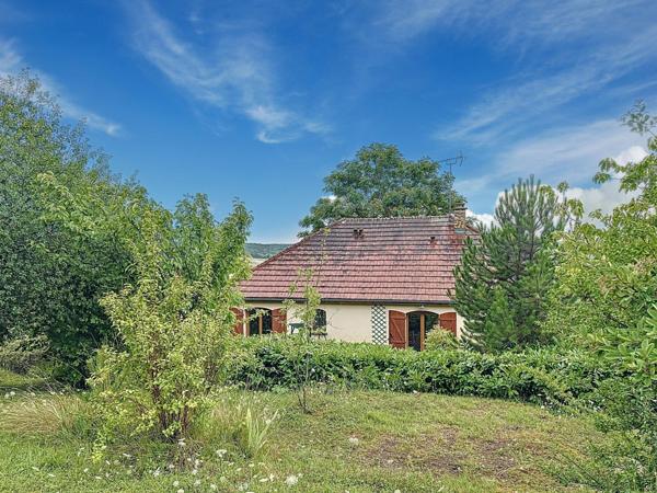 à 10mn de la gare de SENS direct PARIS