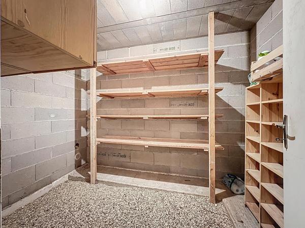 à 10mn de la gare de SENS direct PARIS