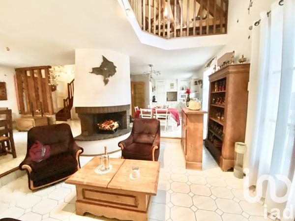 Maison traditionnelle 5 pièces de 138 m² à Thiais (94320)