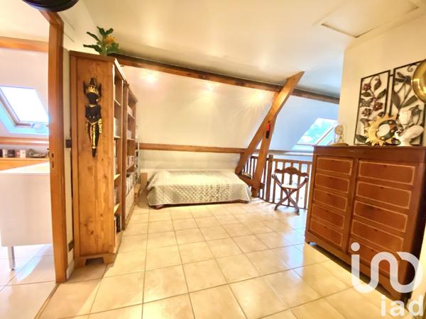 Maison traditionnelle 5 pièces de 138 m² à Thiais (94320)