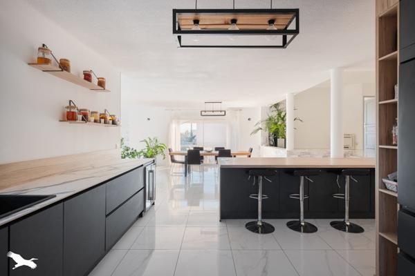 Maison à vendre |  Juvignac |  6 pièces | 245 m²