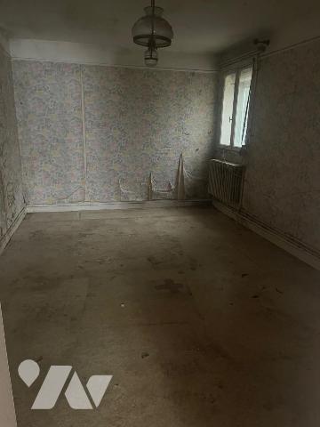 CENTRE VILLE : Appartement Type 2 avec cour privative