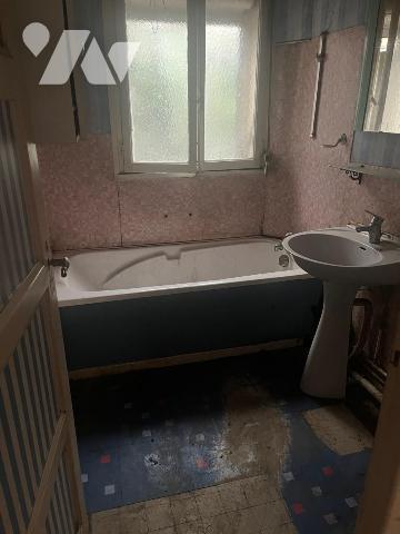 CENTRE VILLE : Appartement Type 2 avec cour privative