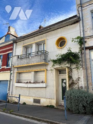 CENTRE VILLE : Appartement Type 2 avec cour privative