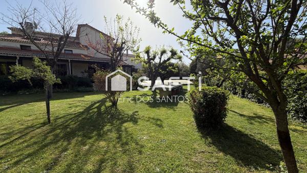 Propriété familiale au cœur d’un écrin de verdure Jardin remarquable et piscine