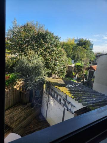 ECHOPPE Bordeaux 3 pièce(s) 67.23 m2 + cour de 25m²