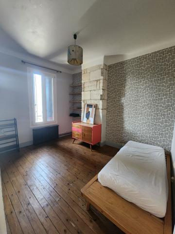 ECHOPPE Bordeaux 3 pièce(s) 67.23 m2 + cour de 25m²