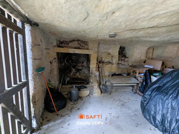 Charmante maison tourangelle et sa belle cave troglodyte