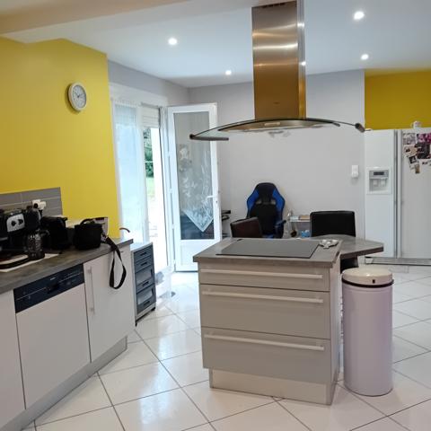 Belle villa avec piscine couverte sur 6.500m² du terrain Saint-Martin-le-Vieil (11170)