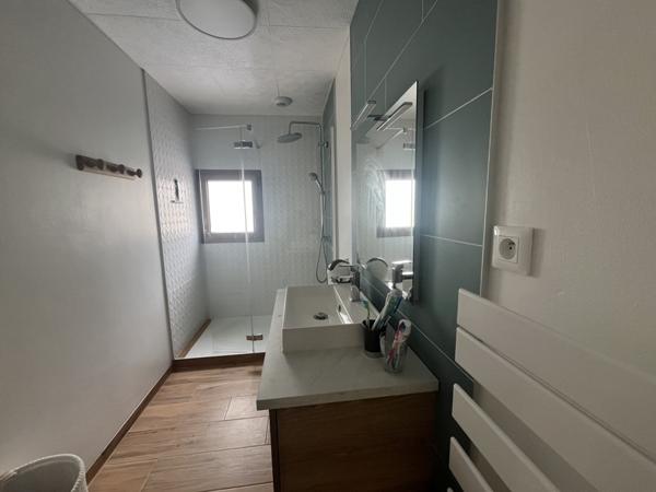 Maison à louer 1 300 € CC Quimperlé 5 p 100 m² DPE D