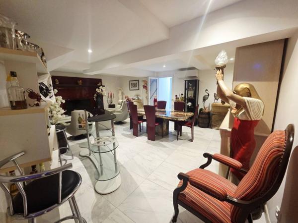 Maison à vendre 6 pièces de 197 m²