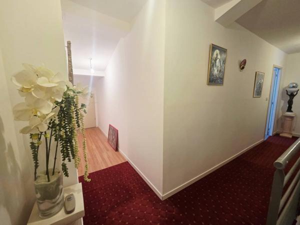 Maison à vendre 6 pièces de 197 m²