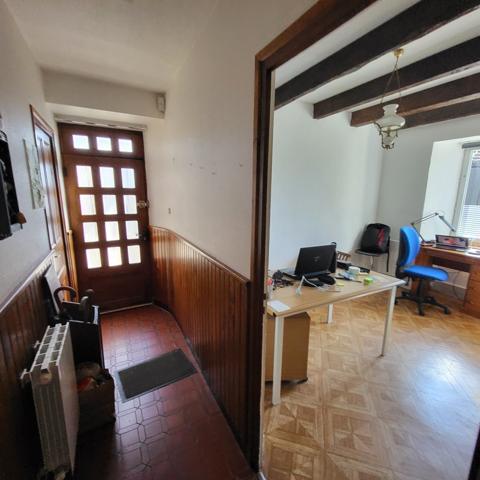 Maison en pierres avec grand garage vendue meublée Trizac (15400)