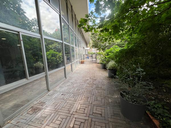 Bureaux indépendant à louer/à vendre, à Courbevoie
