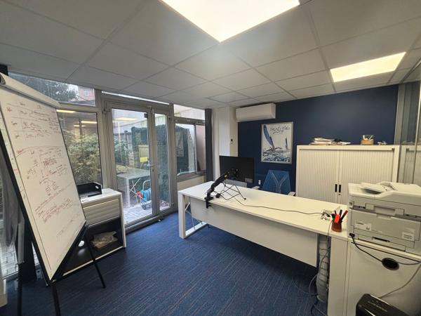 Bureaux indépendant à louer/à vendre, à Courbevoie