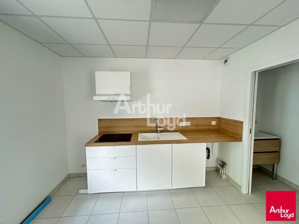 SAINT GILLES - BUREAUX A LOUER - 52 M²