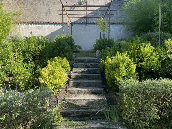 Penne-d'Agenais (47140) Ensemble immobilier dans l’un des plus beaux villages de France