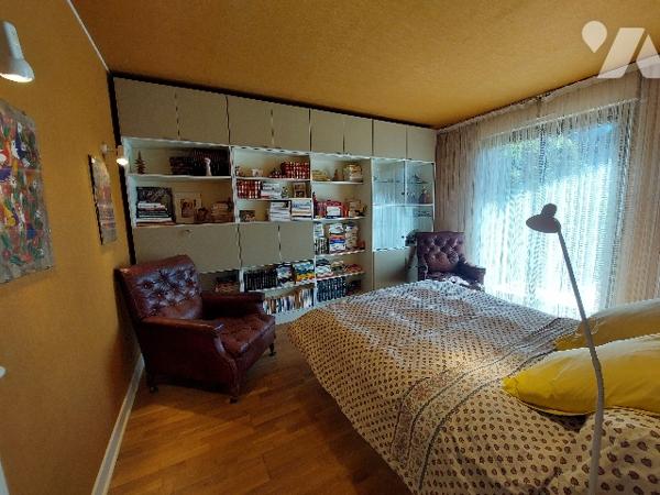 Villa d'architecte exposée sud offrant une vue surplombante sur les montages et SAINT-GAUDENS.