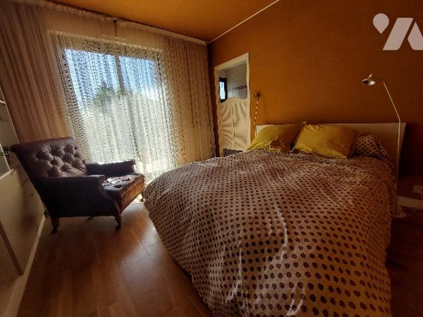 Villa d'architecte exposée sud offrant une vue surplombante sur les montages et SAINT-GAUDENS.