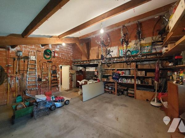 Villa d'architecte exposée sud offrant une vue surplombante sur les montages et SAINT-GAUDENS.