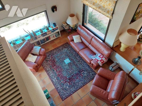 Villa d'architecte exposée sud offrant une vue surplombante sur les montages et SAINT-GAUDENS.