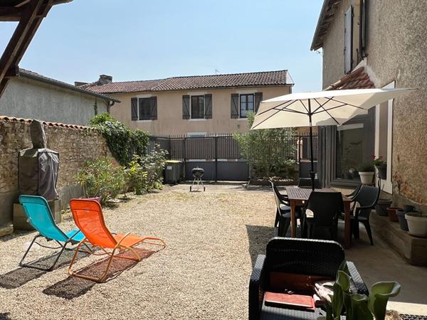 Maison Champagne Saint Hilaire 220M²  5 chambres