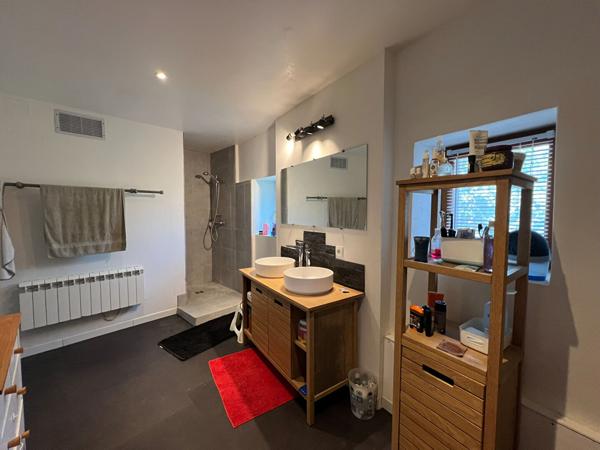 Maison Champagne Saint Hilaire 220M²  5 chambres