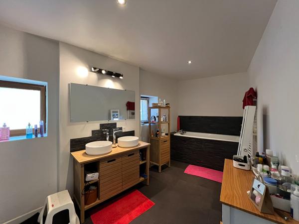 Maison Champagne Saint Hilaire 220M²  5 chambres