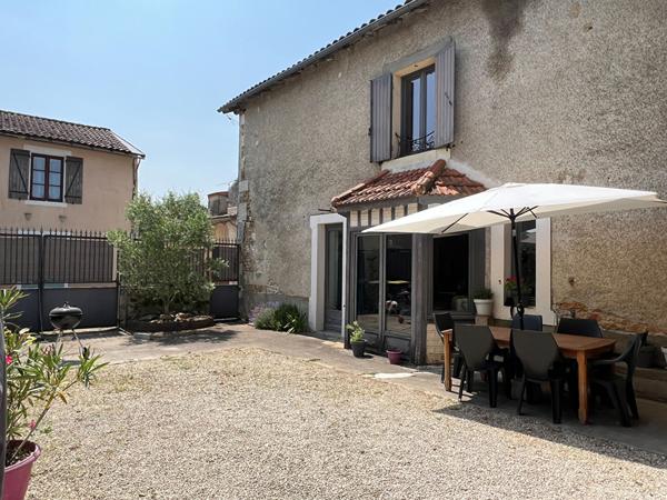 Maison Champagne Saint Hilaire 220M²  5 chambres