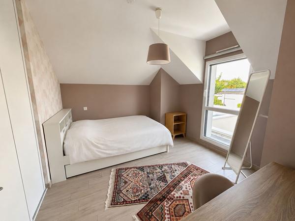 Maison, piscine, garage, 5 chambres de 2011