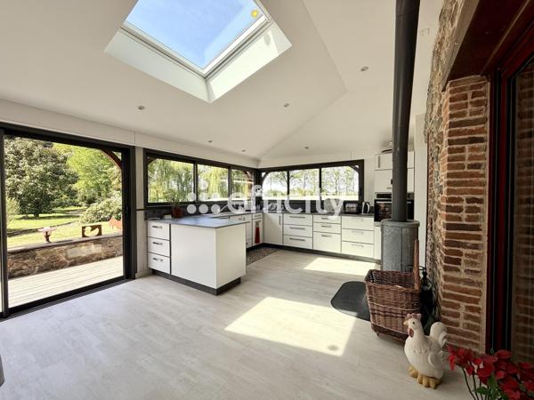 Maison
         9 pièces
        - 250 m² Bien prestige 589 990 € *