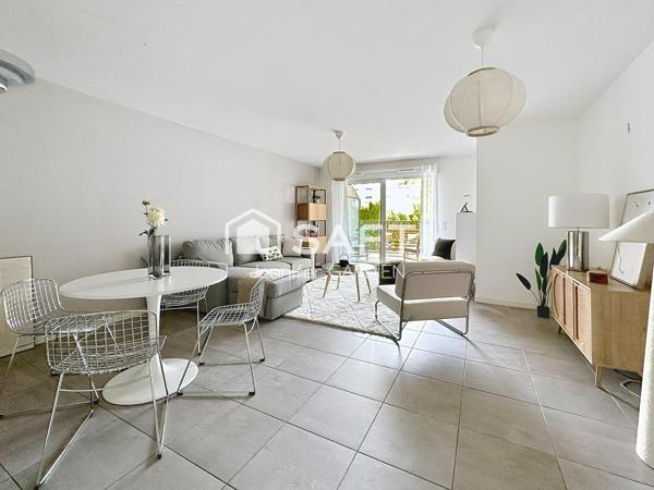 Appartement T3 de 73 m² avec terrasse, balcon et 2 parkings – Résidence au calme proche tram.