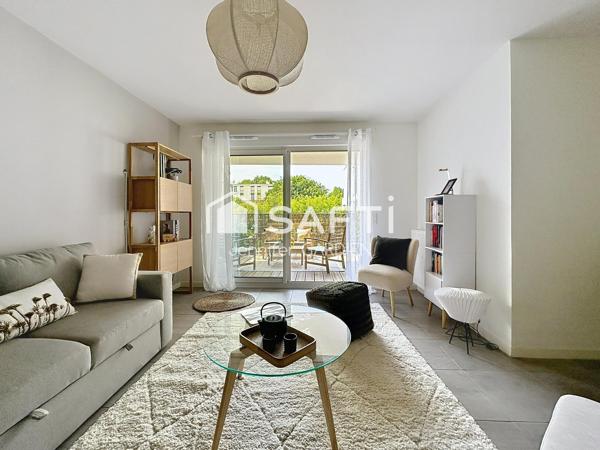Appartement T3 de 73 m² avec terrasse, balcon et 2 parkings – Résidence au calme proche tram.