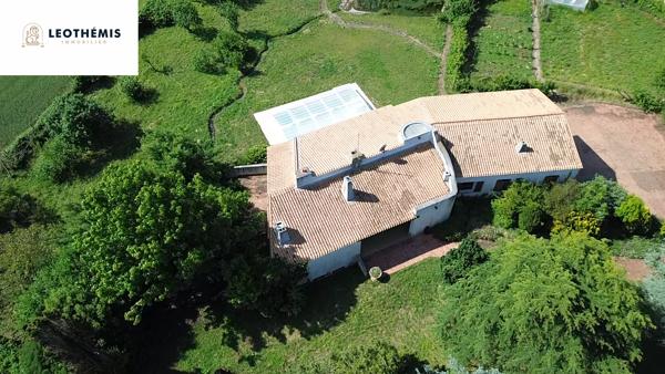 VASTE PROPRIÉTÉ AVEC PISCINE ET ÉTANG