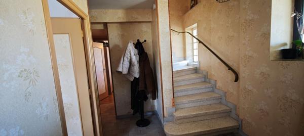 Maison de plain-pied avec terrasse & véranda de 45 m² - Vue dégagée sur terrain clos de 3 800 m² Capdenac gare
