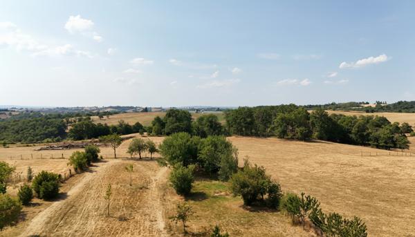 Maison de plain-pied avec terrasse & véranda de 45 m² - Vue dégagée sur terrain clos de 3 800 m² Capdenac gare